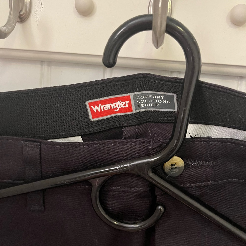 Wrangler dress pants - Picture 3 of 5